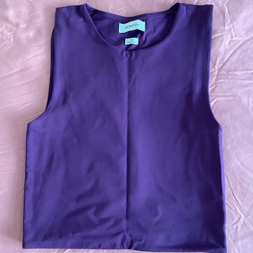 Artizia Babaton cute purple S crop top